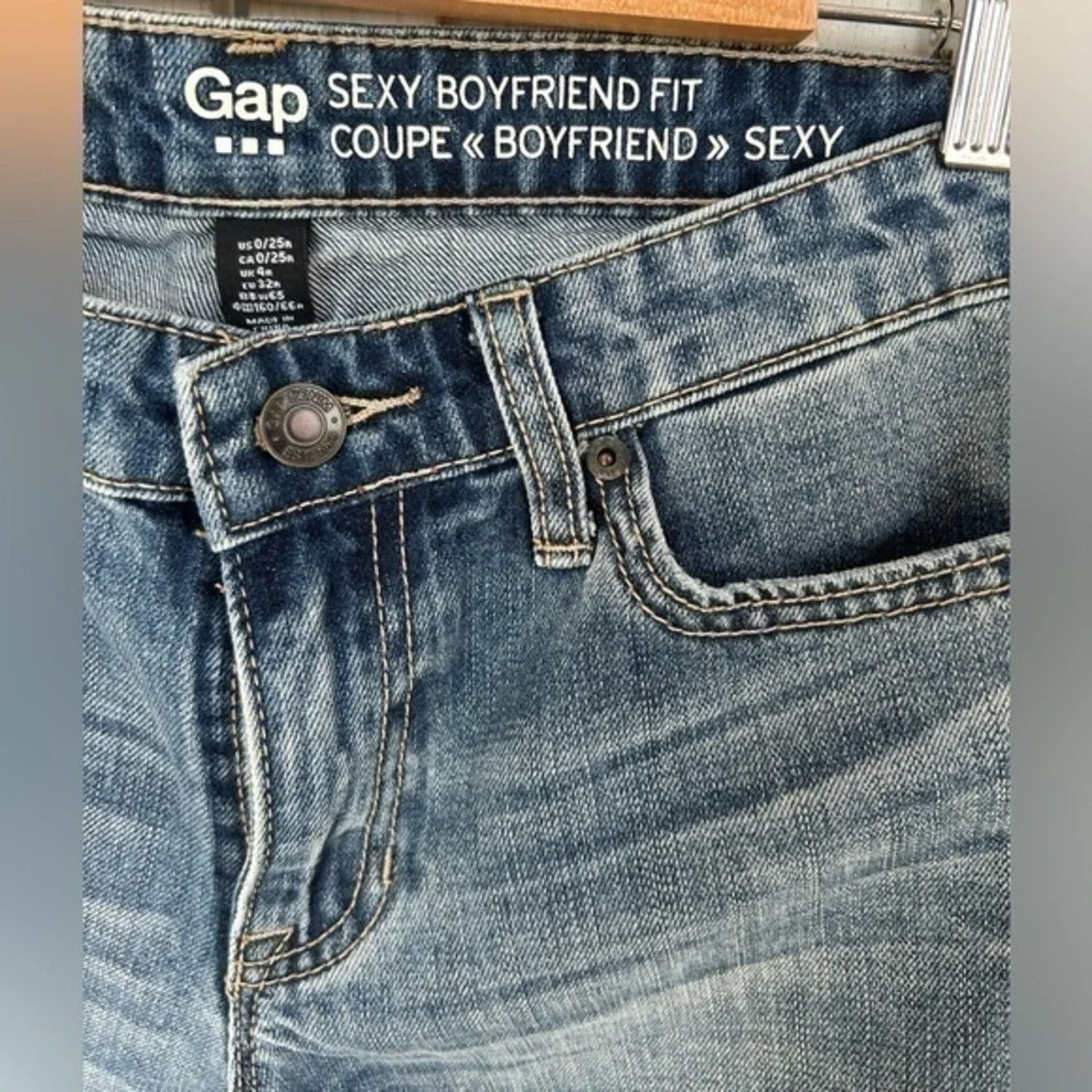 💋Gap Sexy boyfriend fit coupe jeans 👖 distressed patches crop 2